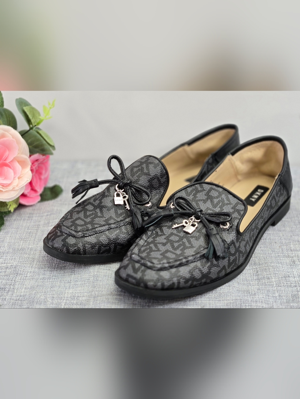 Textured DKNY Loafers Shoes Women Size 8M‎ US Black Grey & Silver Hardware
